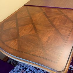 Ethan Allen Table And Chairs