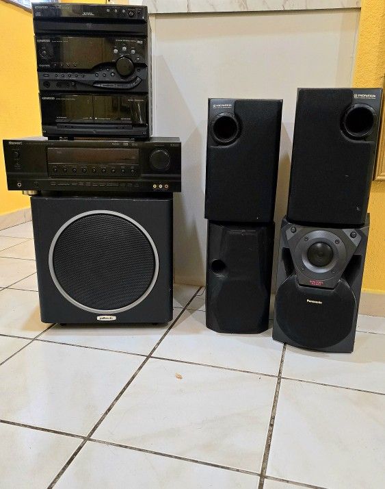 Home stereo sound system, Must Go*