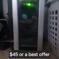Mini refrigerator