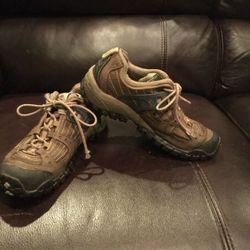 Hiking shoes Timberland performance size 7 Mens or 8 1/2 Womens