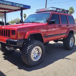 Jeep Cherokee