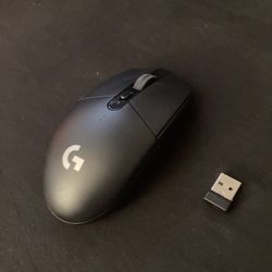 LOgitech G305 WIRELESS USB MOUSE LIKE NEW!