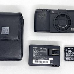 Ricoh GR DIGITAL II with Case 10.1 MP Compact Camera From Japan