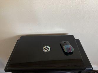 HP 17” Laptop with matching mouse with charger