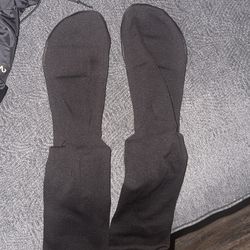 Yeezy Pods Size 2