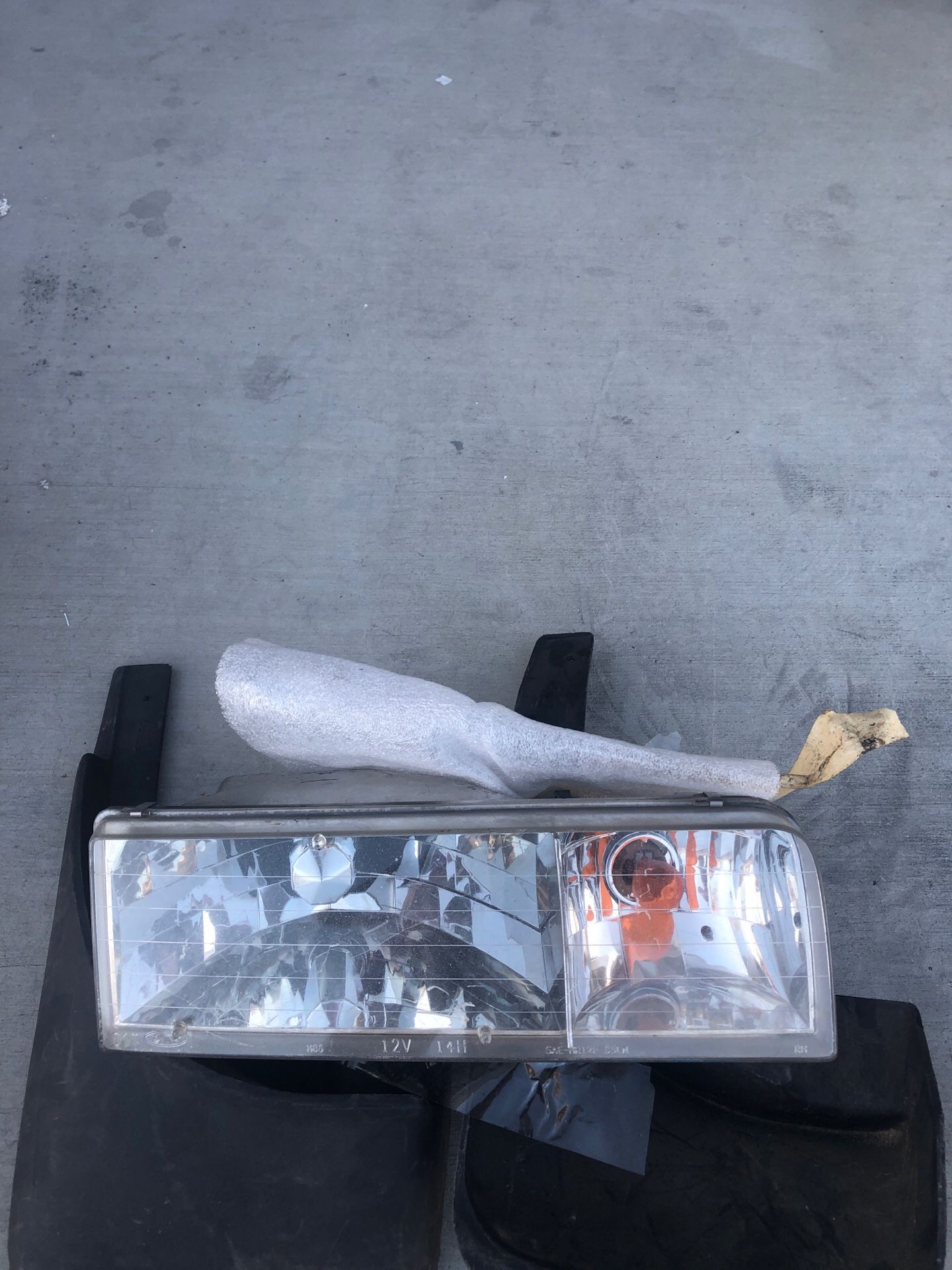 Ford driver side front head light