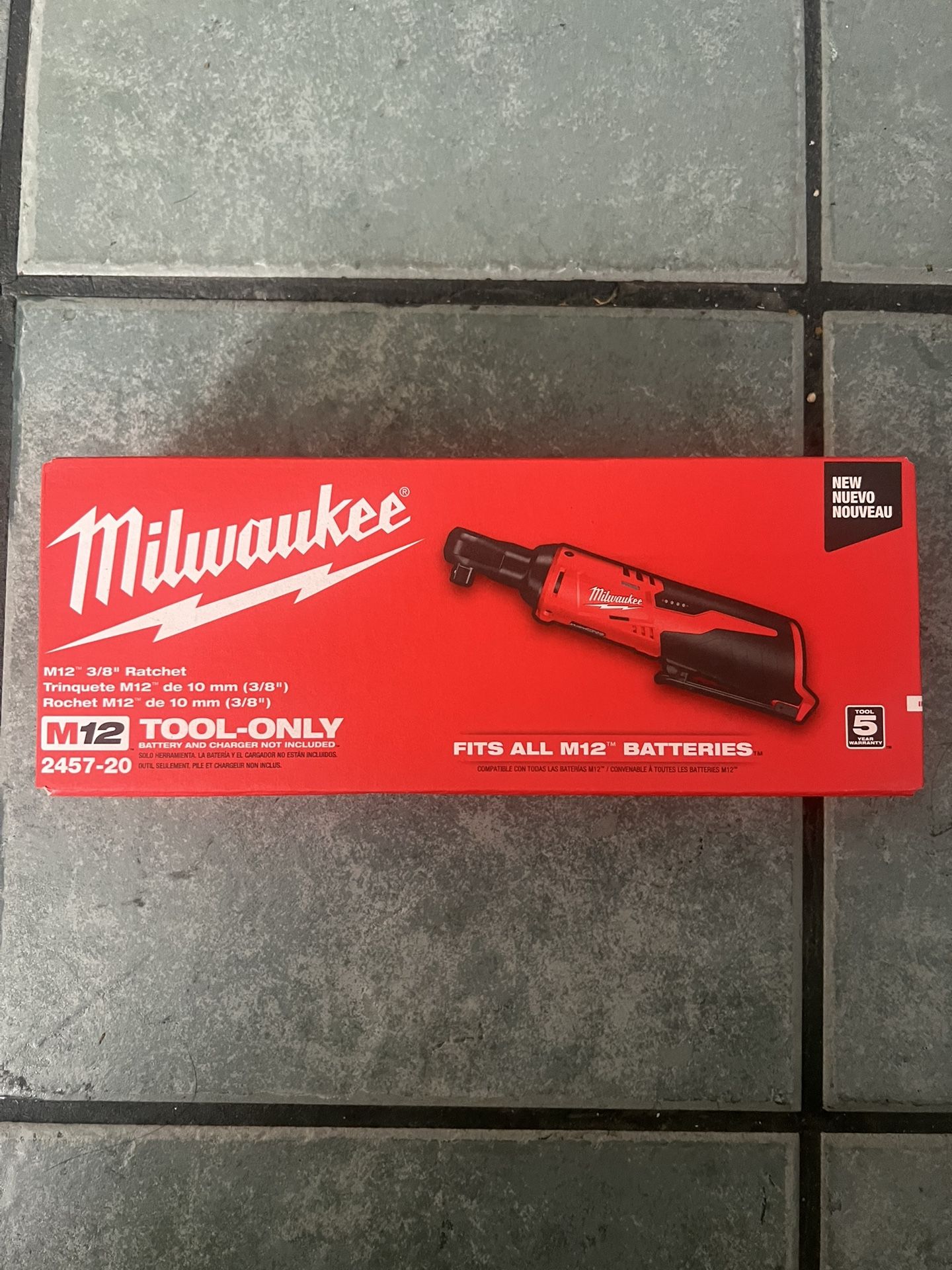 Milwaukee M12 2457-20 12V Li-Ion 3/8'' Cordless Ratchet - Red
