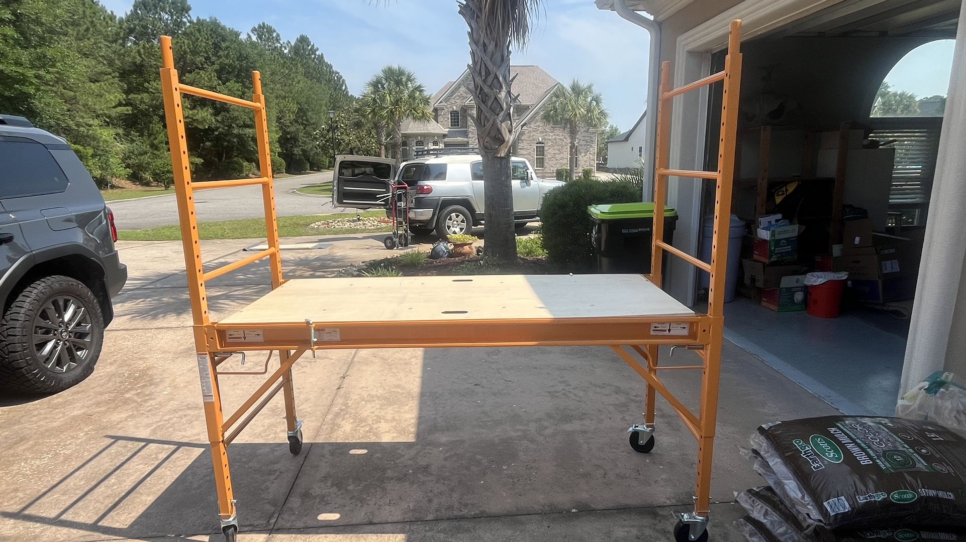 Scaffolding Almost Brand New 1000lb Weight Limit