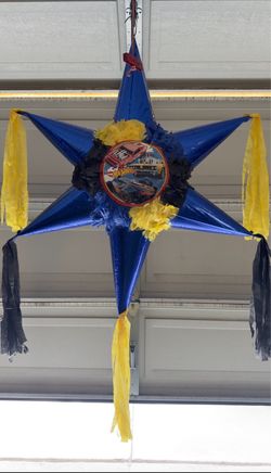 Hot Wheels Star Pinata