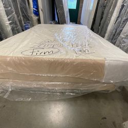 Tempurpedic queen size mattress