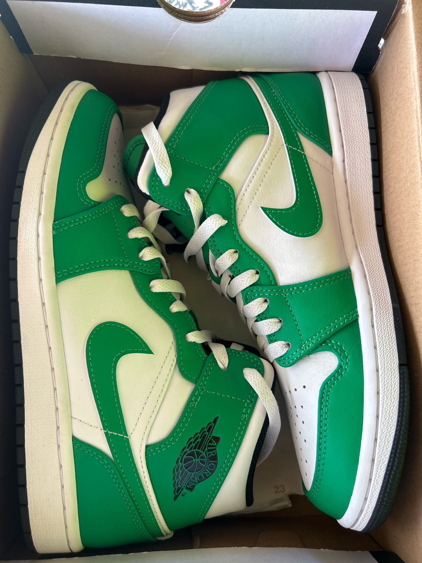 Jordan retro 1 lucky green