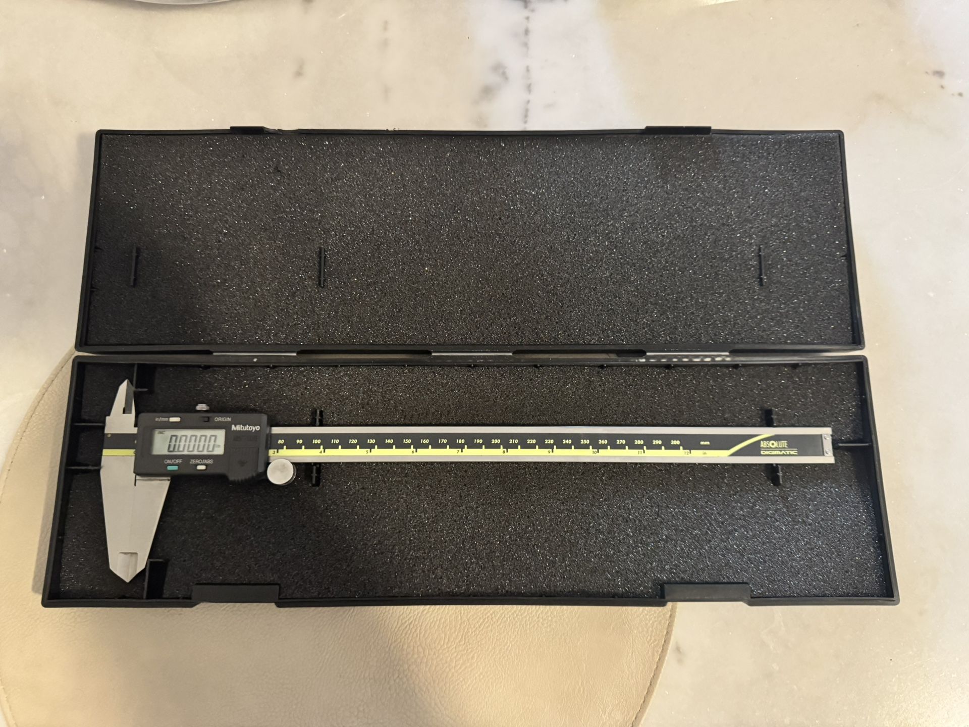 Mitutoyo 500-193-30  Digimatic Caliper 0-300mm/0-12" CD-12"ASX