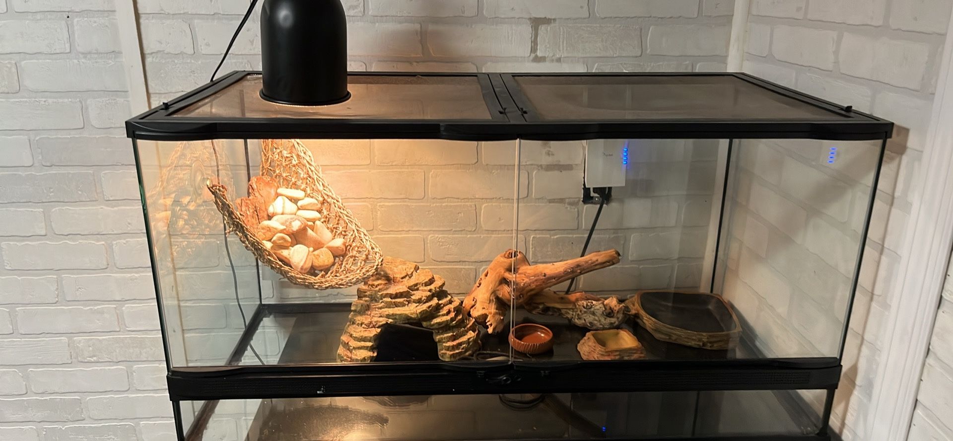 Reptile Cage With Accessories 