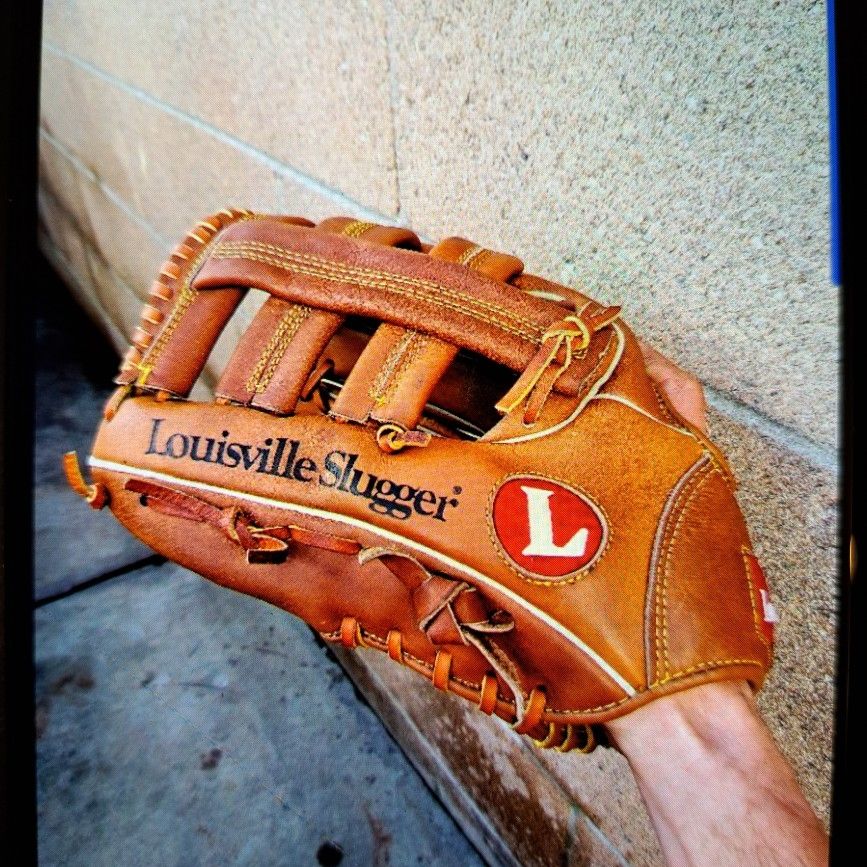 Louisville Slugger Lefty Baseball Glove - sporting goods - by