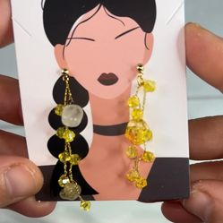 Sun-colored drop earrings