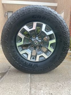Toyota Tacoma tire and rims