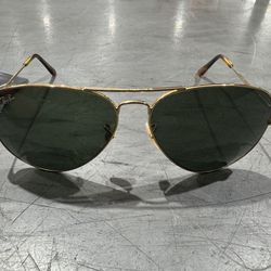 Ray ban aviator glasses