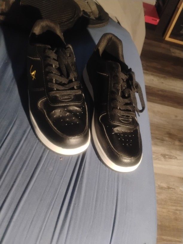 LA Gear Shoes Size 11 1/2