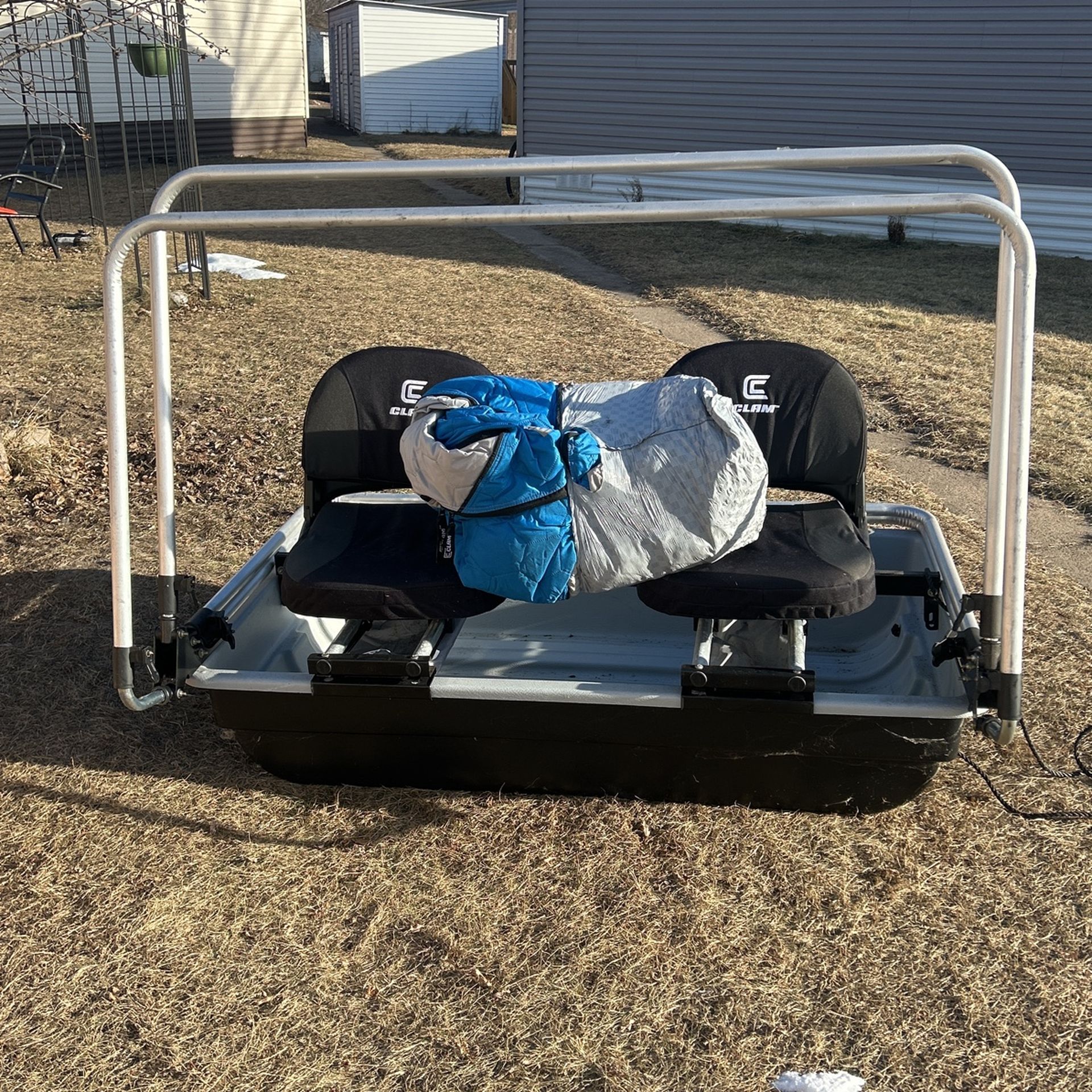 Clam Portable Fish House