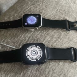 2 Apple Watches Series SE 40mm Series 5 44mm