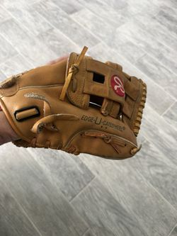 Rawlings 12” Baseball Glove Newer Condition