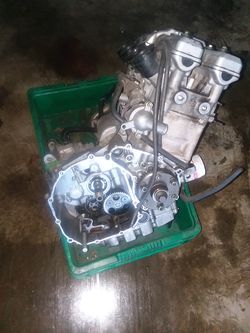 Yamaha fzr 600 parts engine