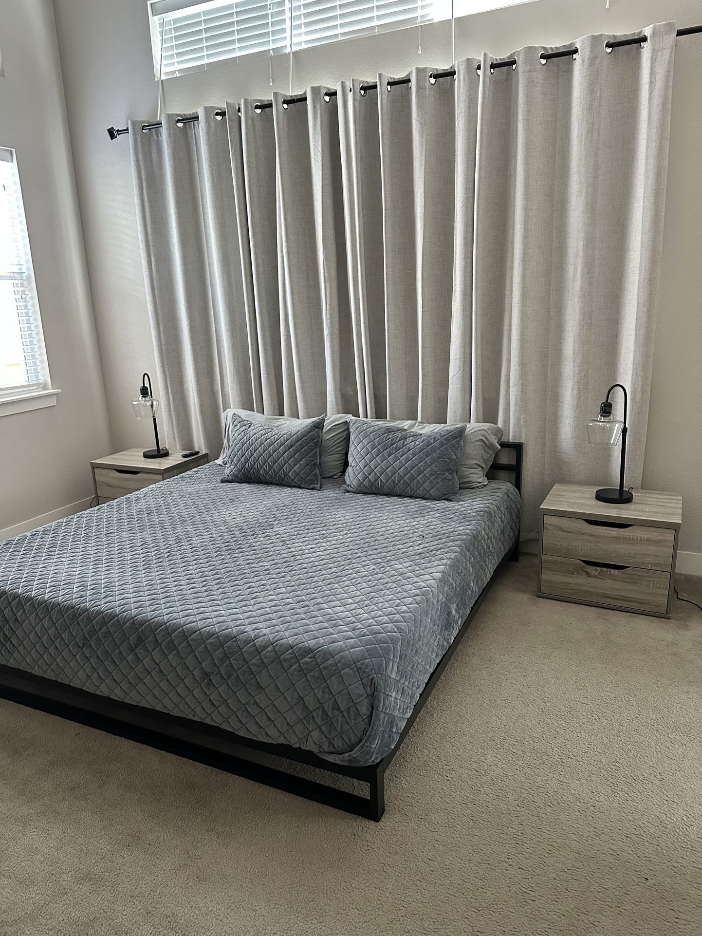 Nightstands / Bedside Tables