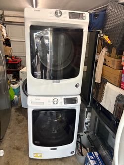 Maytag Stackable Washer and gas dryer Excellent working condition Heavy duty Commercial quality W27 D31.5 H76 Washer 4.5 cu ft Dryer 7.4 cu ft 3