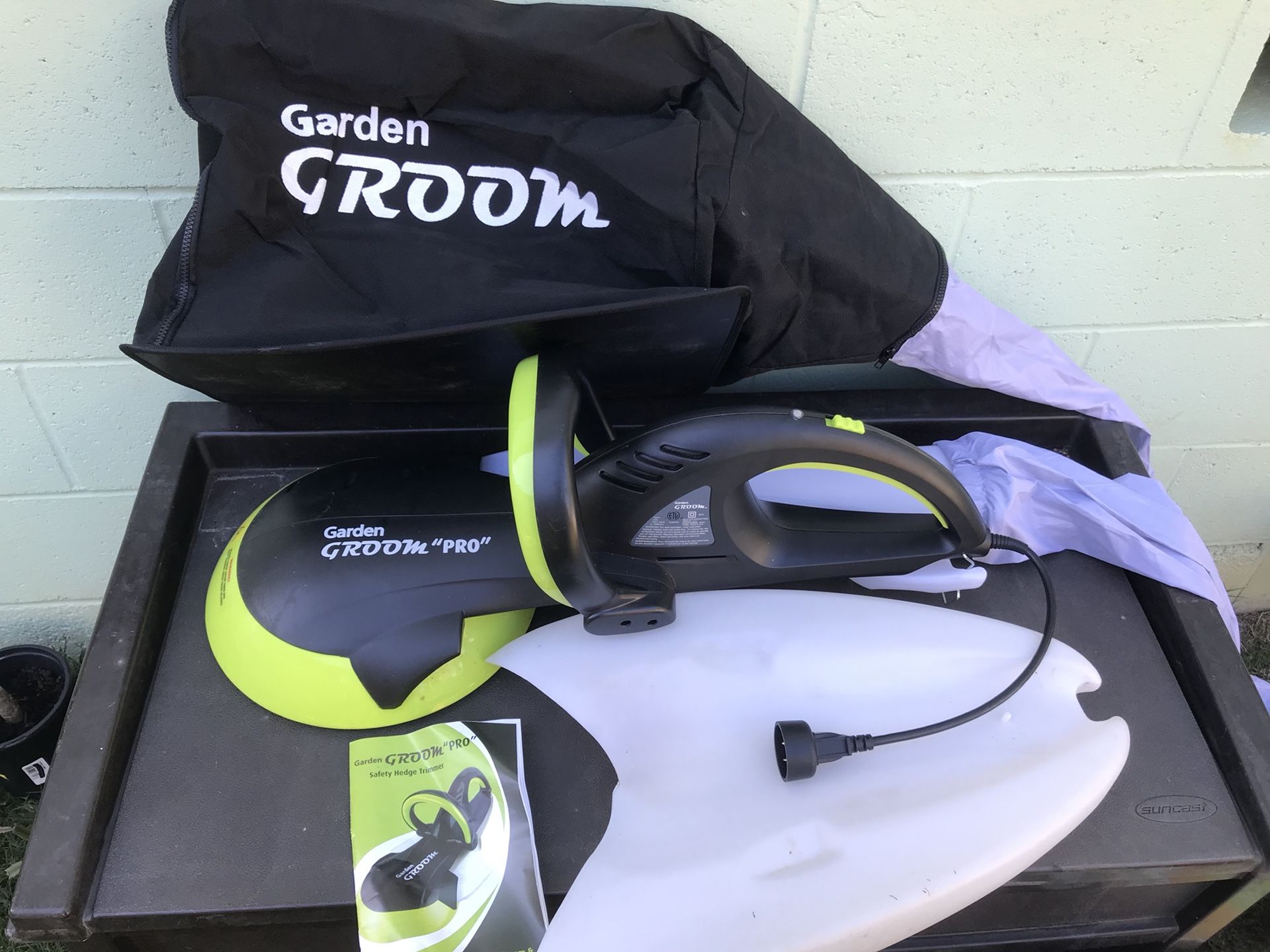 Electric Garden Groom Pro 3n1 Hedge Trimmer