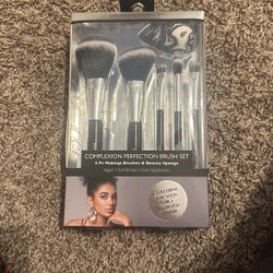 5 Pc Makeup Brushes And Beauty Sponge 