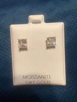 10kt gold 2.0 ct Moissanite earrings
