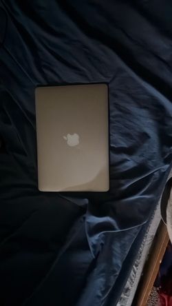 Apple MacBook Laptop