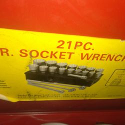 21 Piece 1 In Socket Set With Three Bars