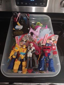BOX OF ASSORTED ACTION FIGURES