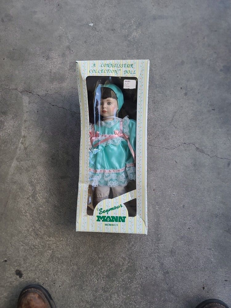 Collection Porcelain Doll