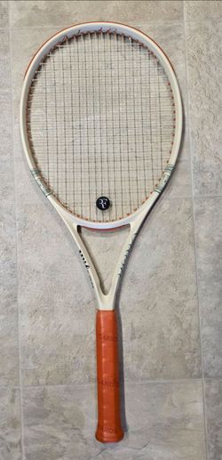 Wilson Limited Edition Roland-Garros 2026 Clash 100 V3 Tennis Racquet