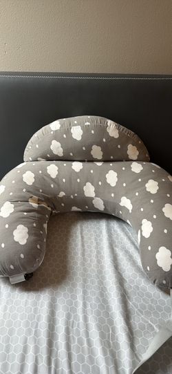 Momcozy Feeding Pillow