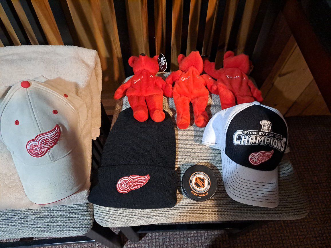 DETROIT RED WINGS HATS, SHIRTS, CAPS 