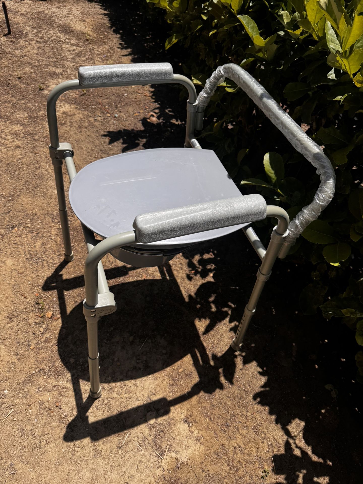 Adjustable Portable Medical Adult Raised Toilet