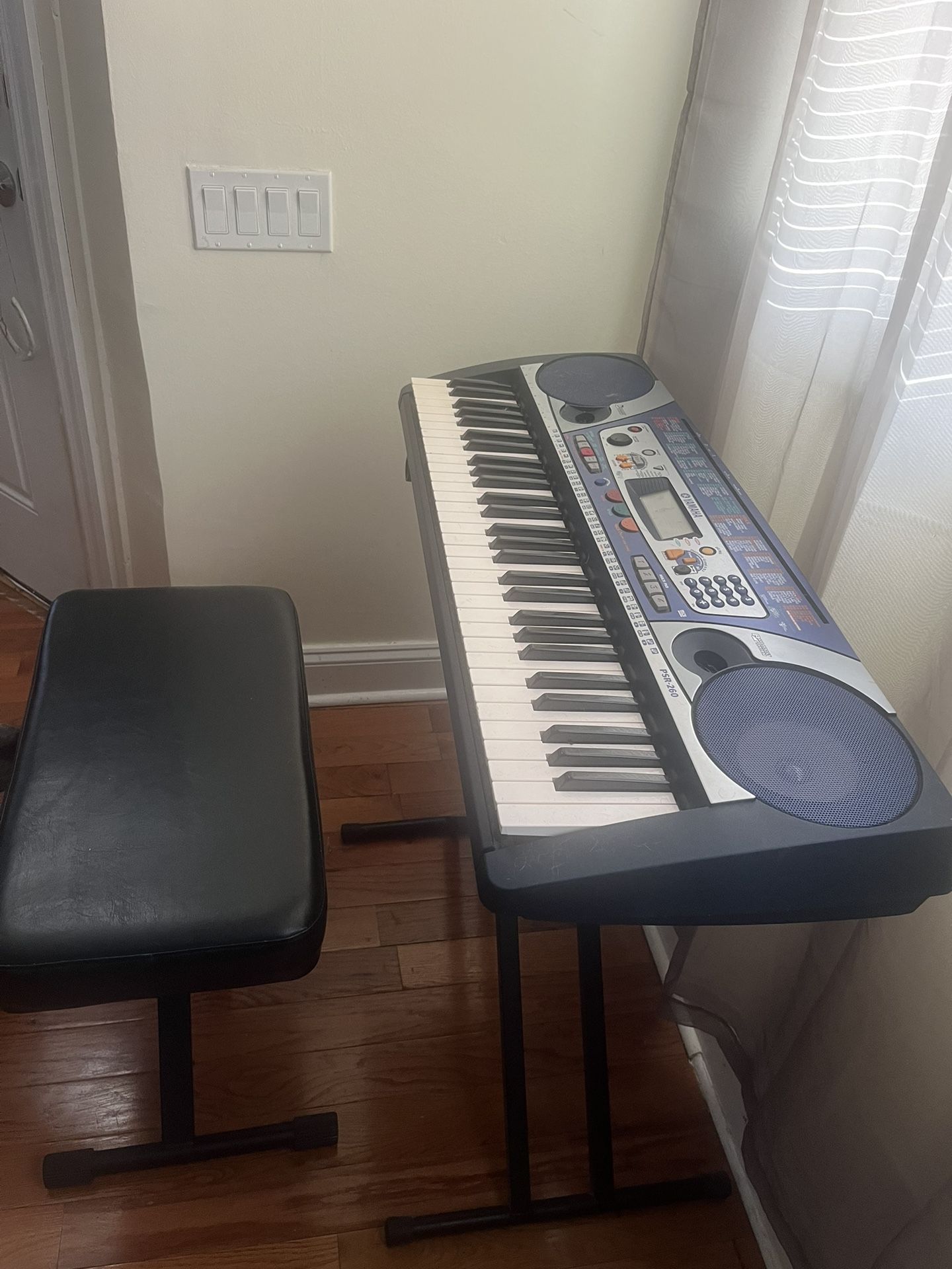 Yamaha PSR -260 With Stand And Stool $120