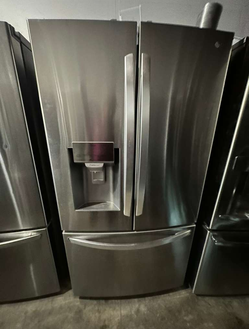 Deal: LG 3‑Door Refrigerator w/ Dispenser – Clean & Ready