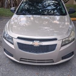 2013 Chevy Cruise In Good Condition 110k Miles $5000