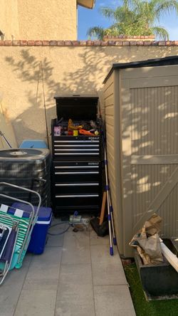 Rolling tool box with electrical