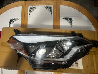 New Toyota Corolla 2014-16 passenger side headlight