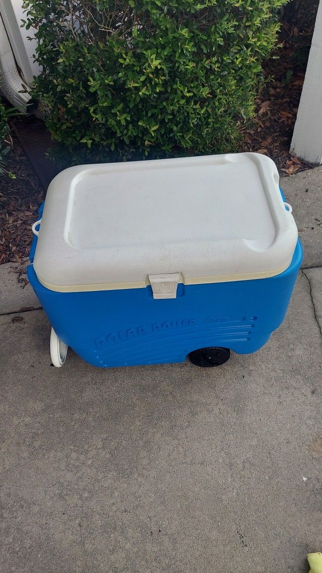 Nice Cooler With Wheels