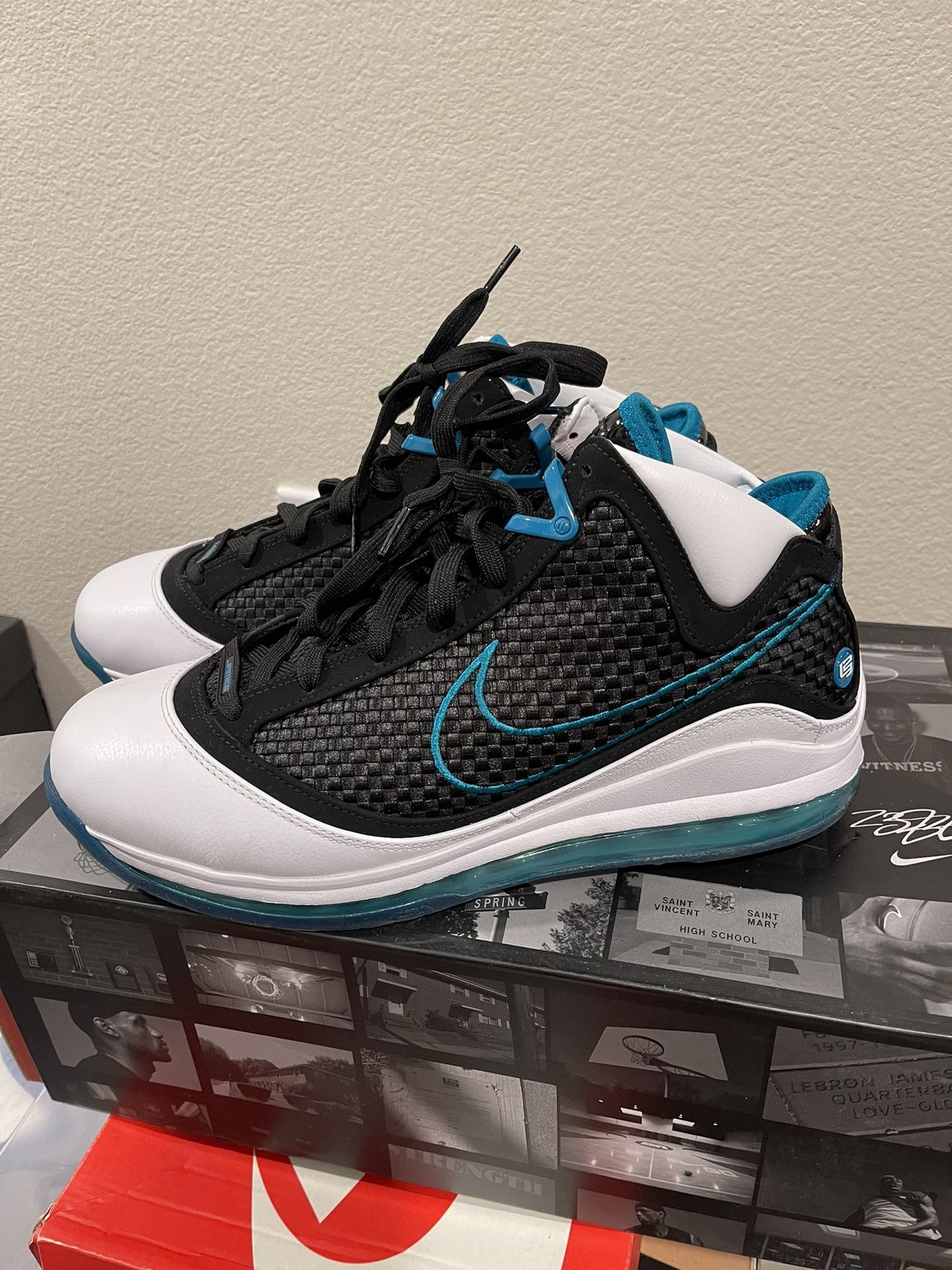 Nike LeBron 7 NFW Red Carpet Mens 11.5