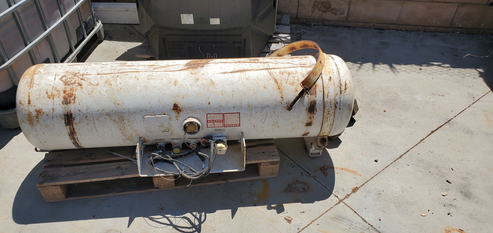 Undermount propane tank