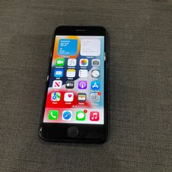 Apple iPhone 7 128GB Unlocked $160