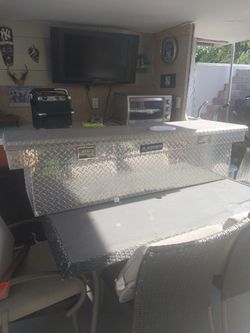 Tool box for pickup truck