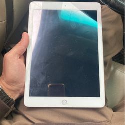 ** !Buying *Only Locked iPad Model A1673 A1674